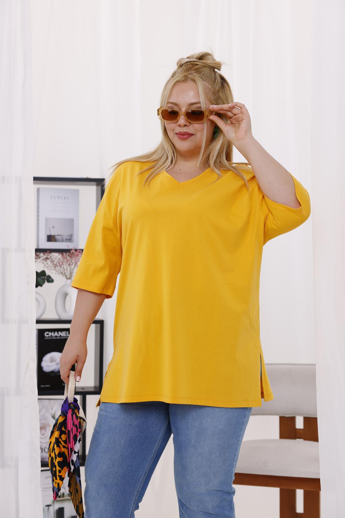 V-Neck Oversize Slit T-shirt