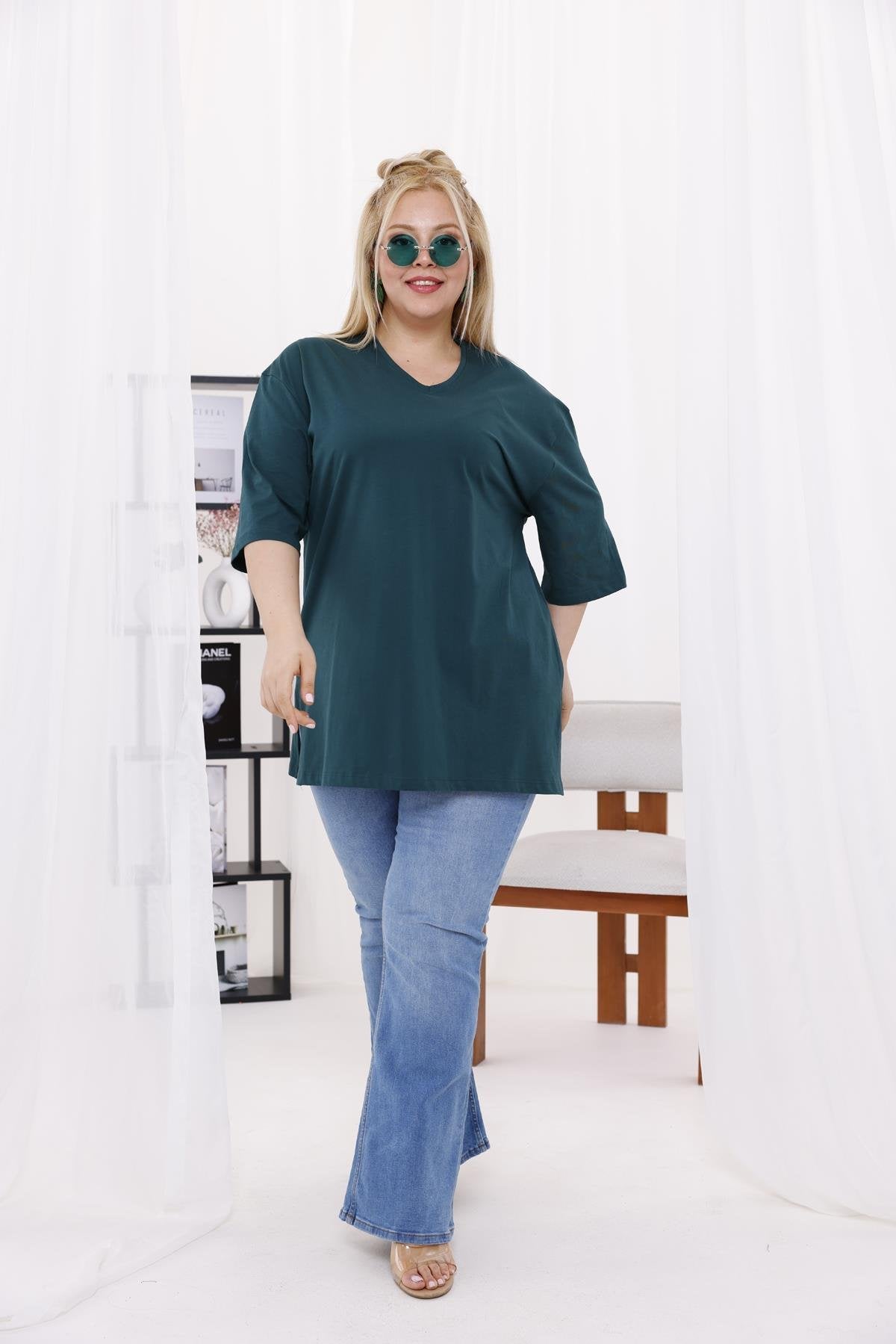 V-Neck Oversize Slit T-shirt
