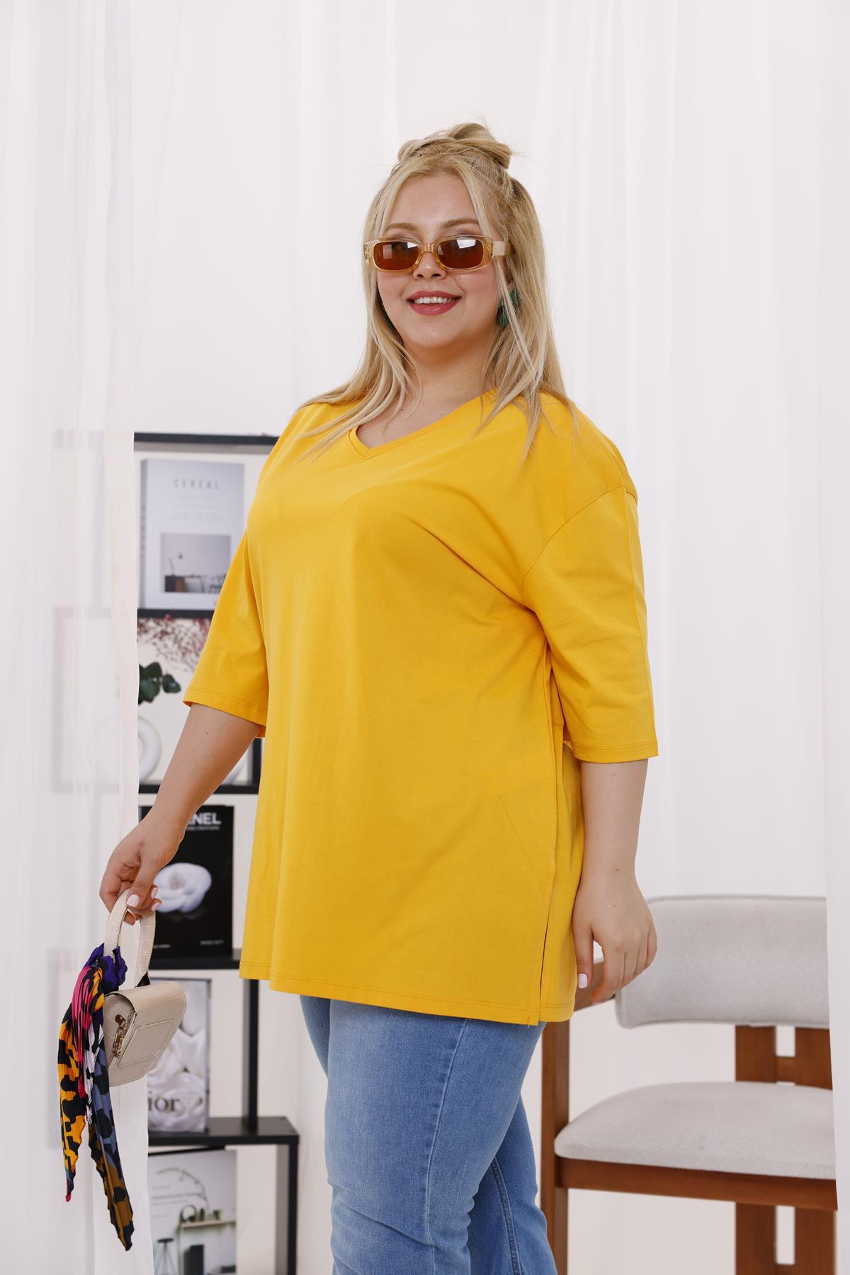 V-Neck Oversize Slit T-shirt