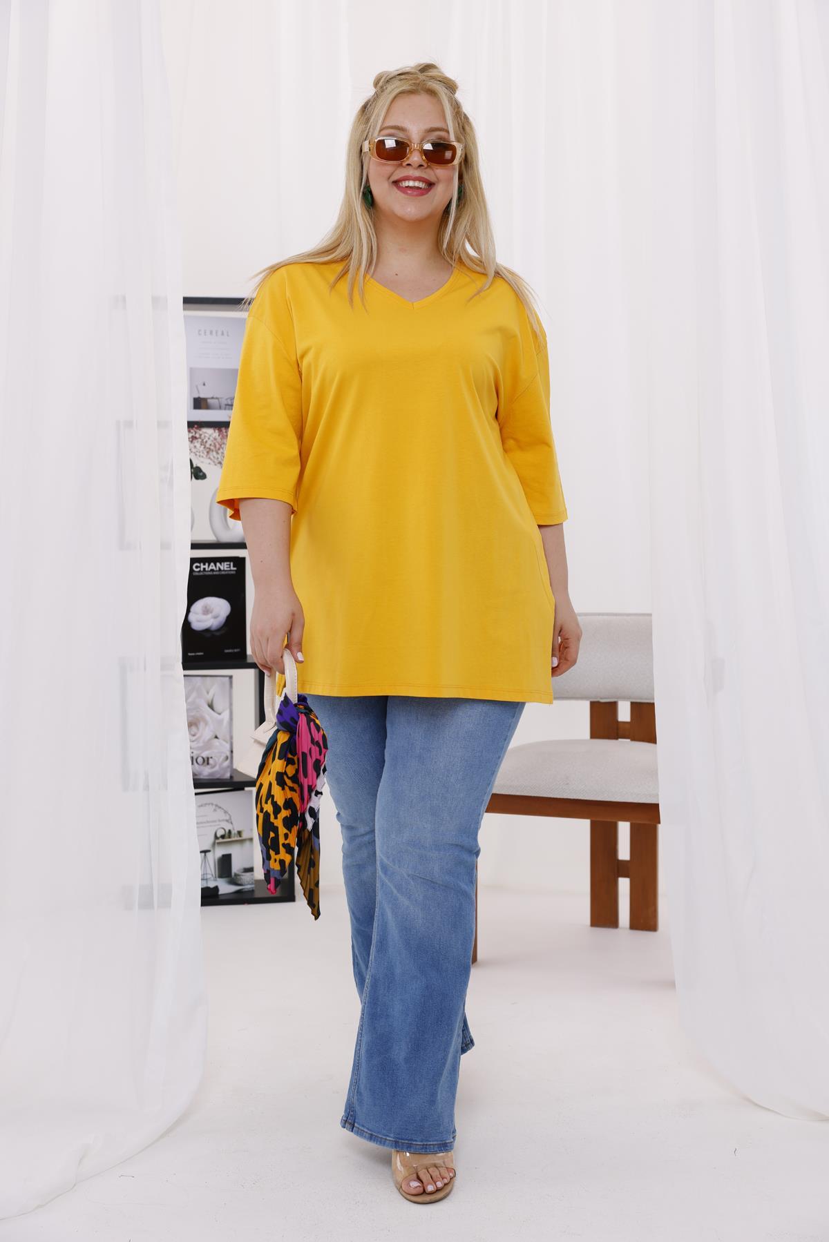 V-Neck Oversize Slit T-shirt