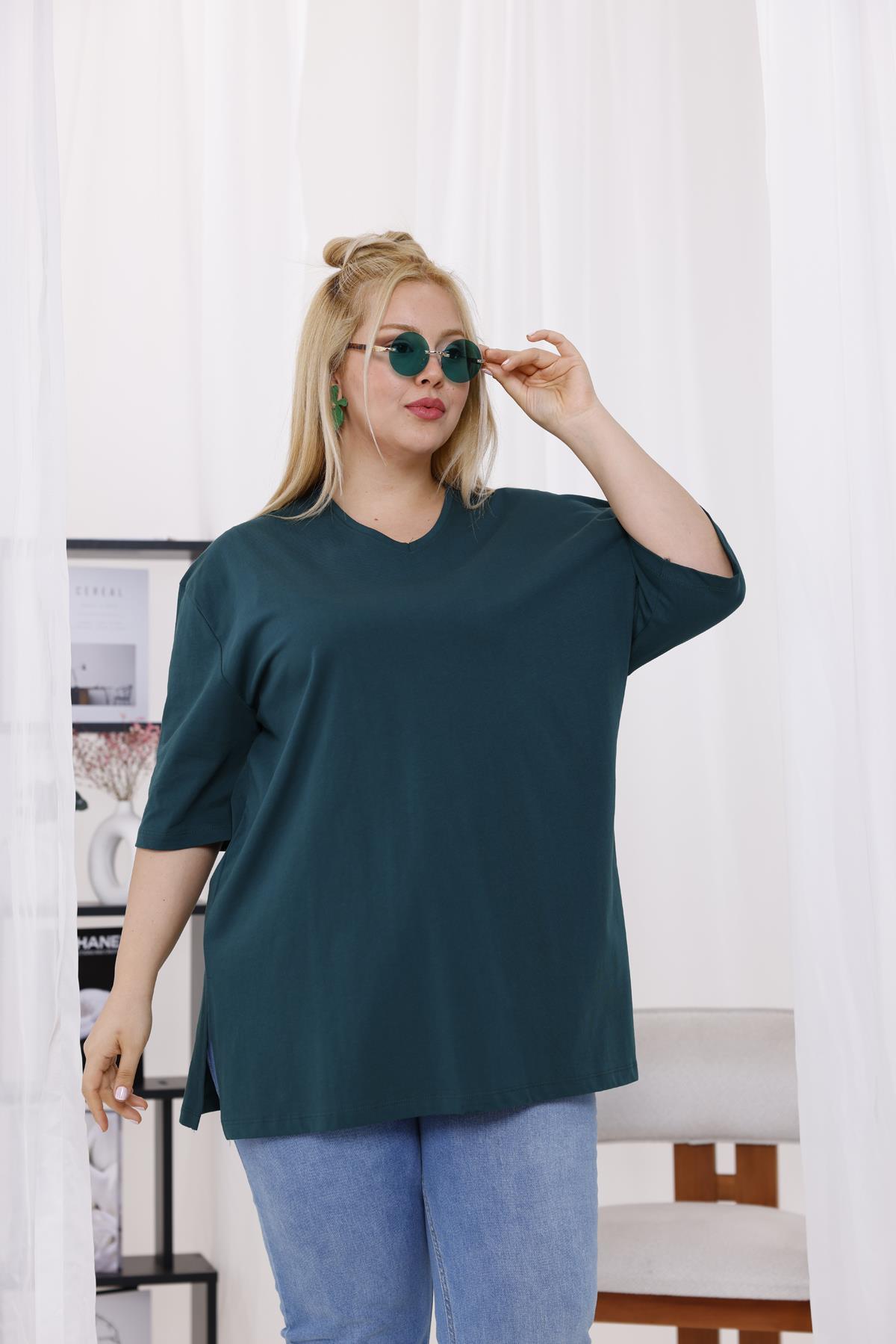 V-Neck Oversize Slit T-shirt