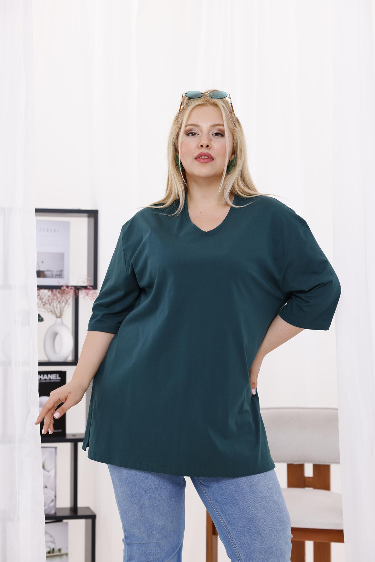V-Neck Oversize Slit T-shirt