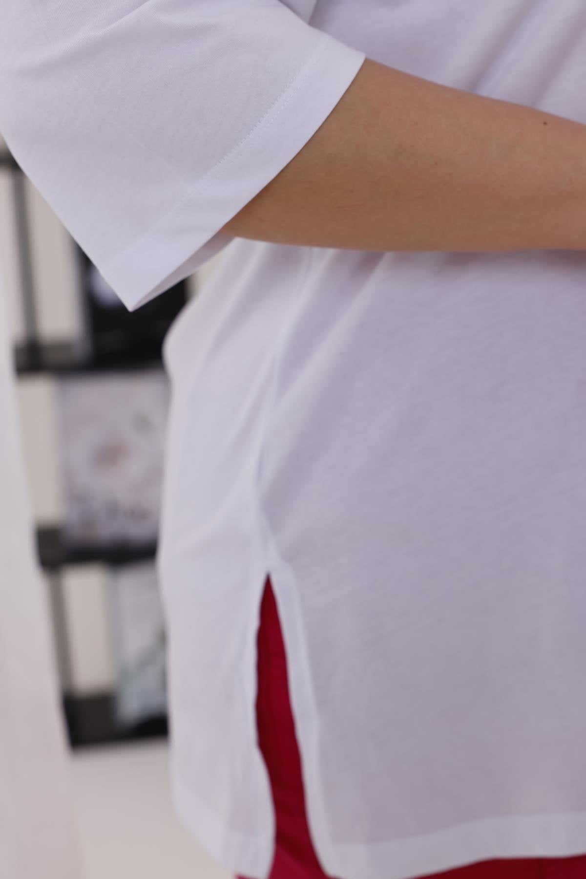 V-Neck Oversize Slit T-shirt