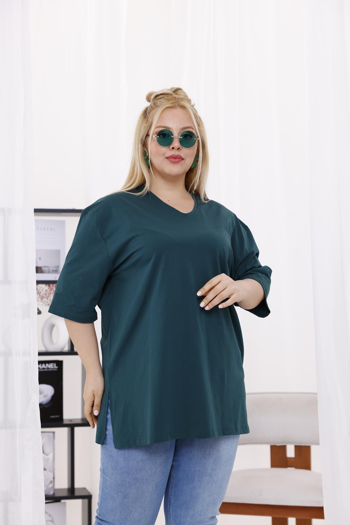 V-Neck Oversize Slit T-shirt